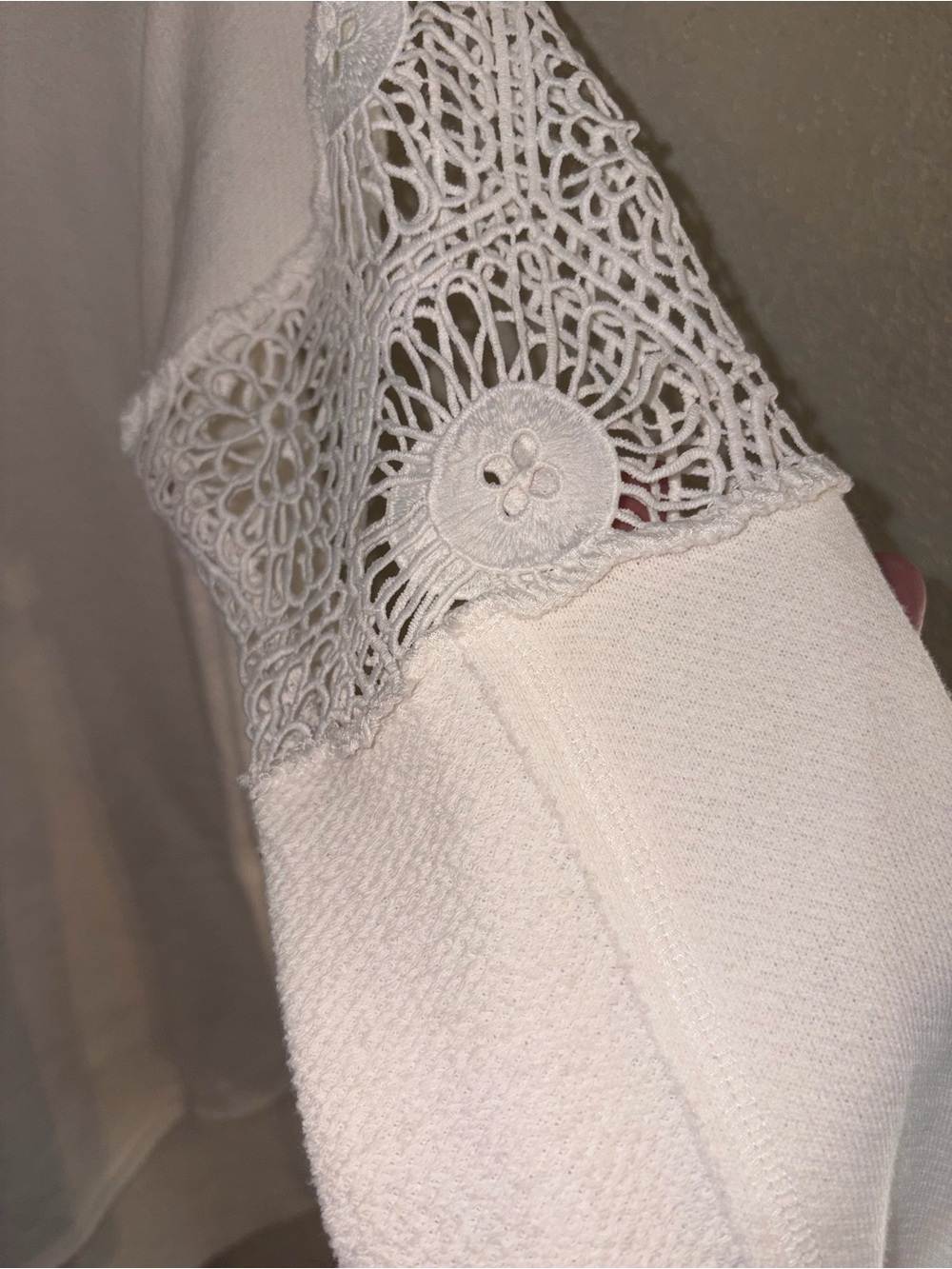 EUC Live Well “Boho✌🏻Hooded Longsleeve Top w/Crochet Detail” Off White Sz Large - Picture 12 of 14